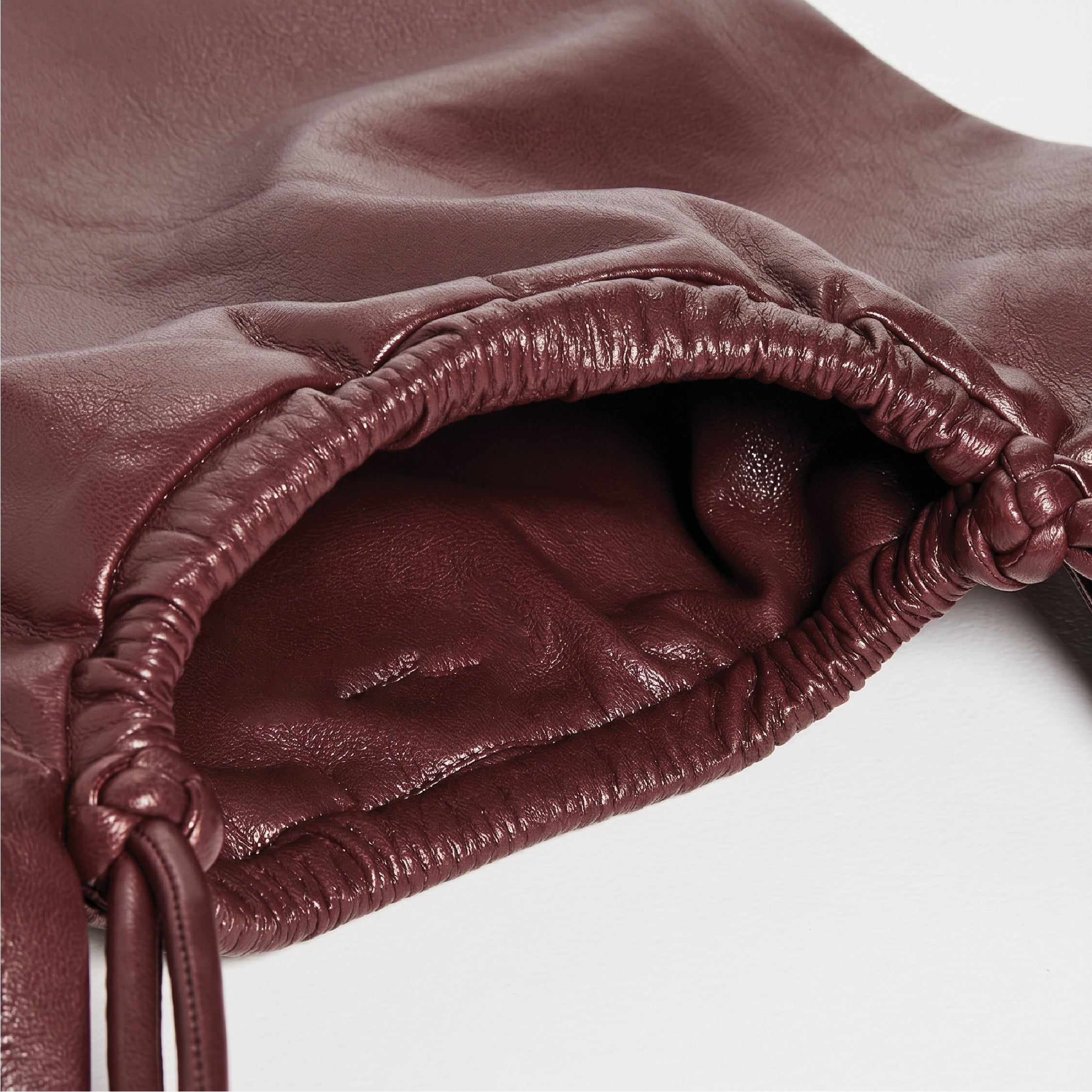 Vael - Burgundy